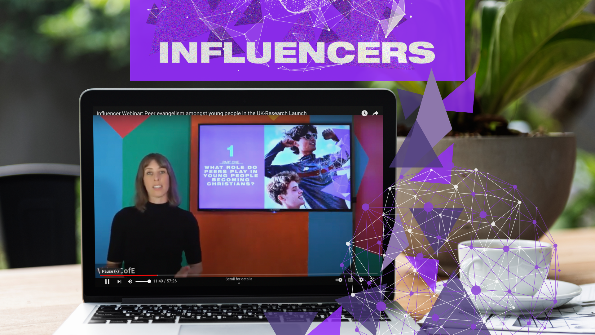 Influencers report on screen